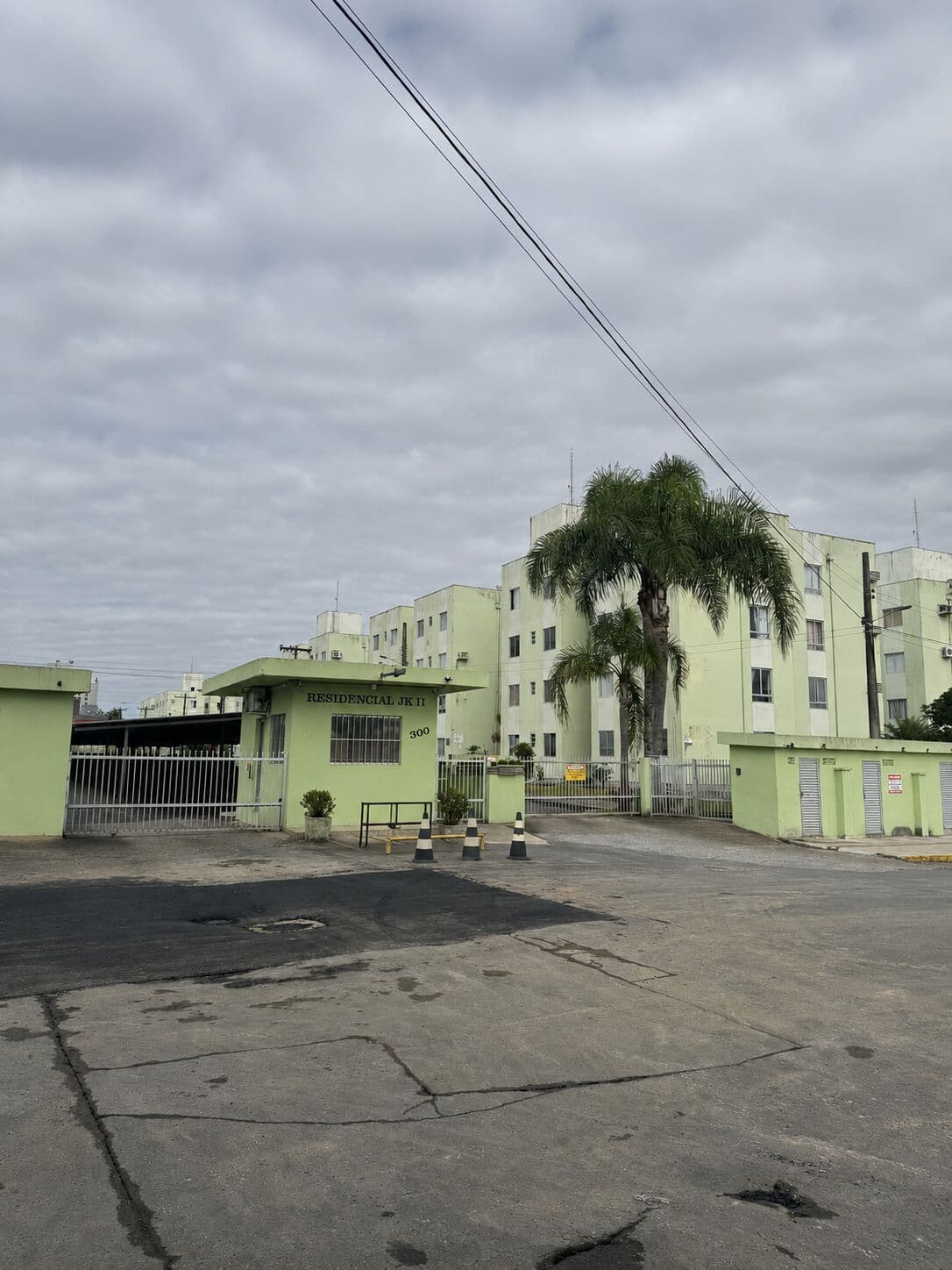 Apartamento no Condomínio JK II no Costa e Silva!