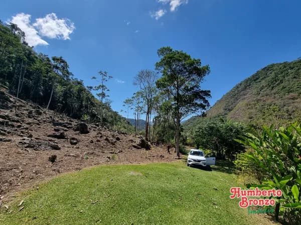 Terreno à venda em Lumiar com água e luz instalados, 744 m² por R$ 160.000,00 - Lumiar - Nova Friburgo/RJ