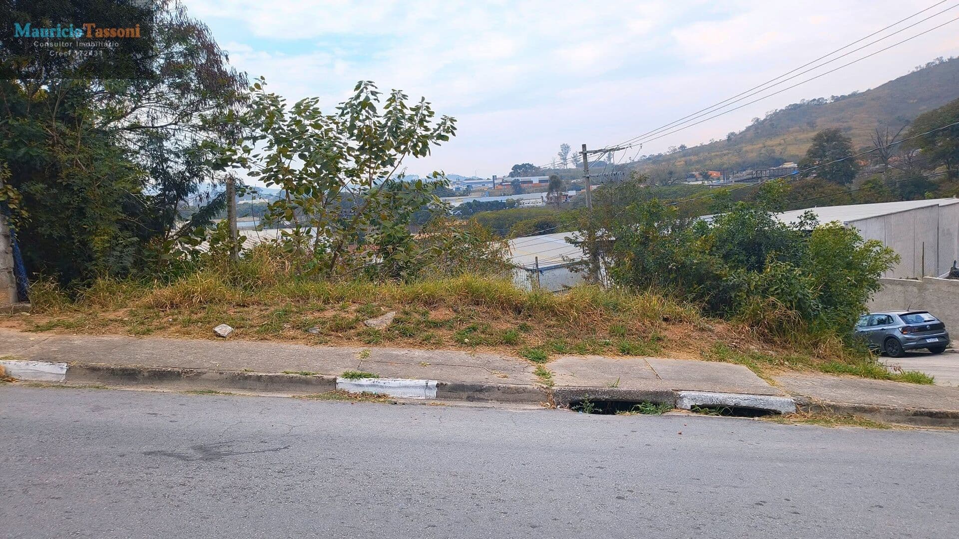 Terreno à VENDA de ESQUINA.