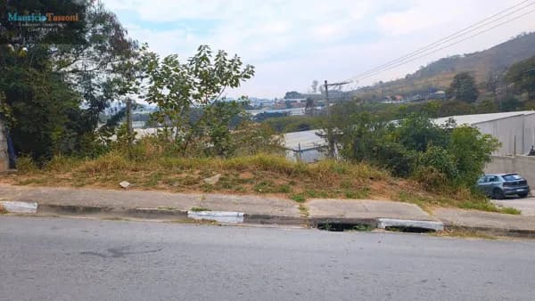 Terreno à VENDA de ESQUINA.