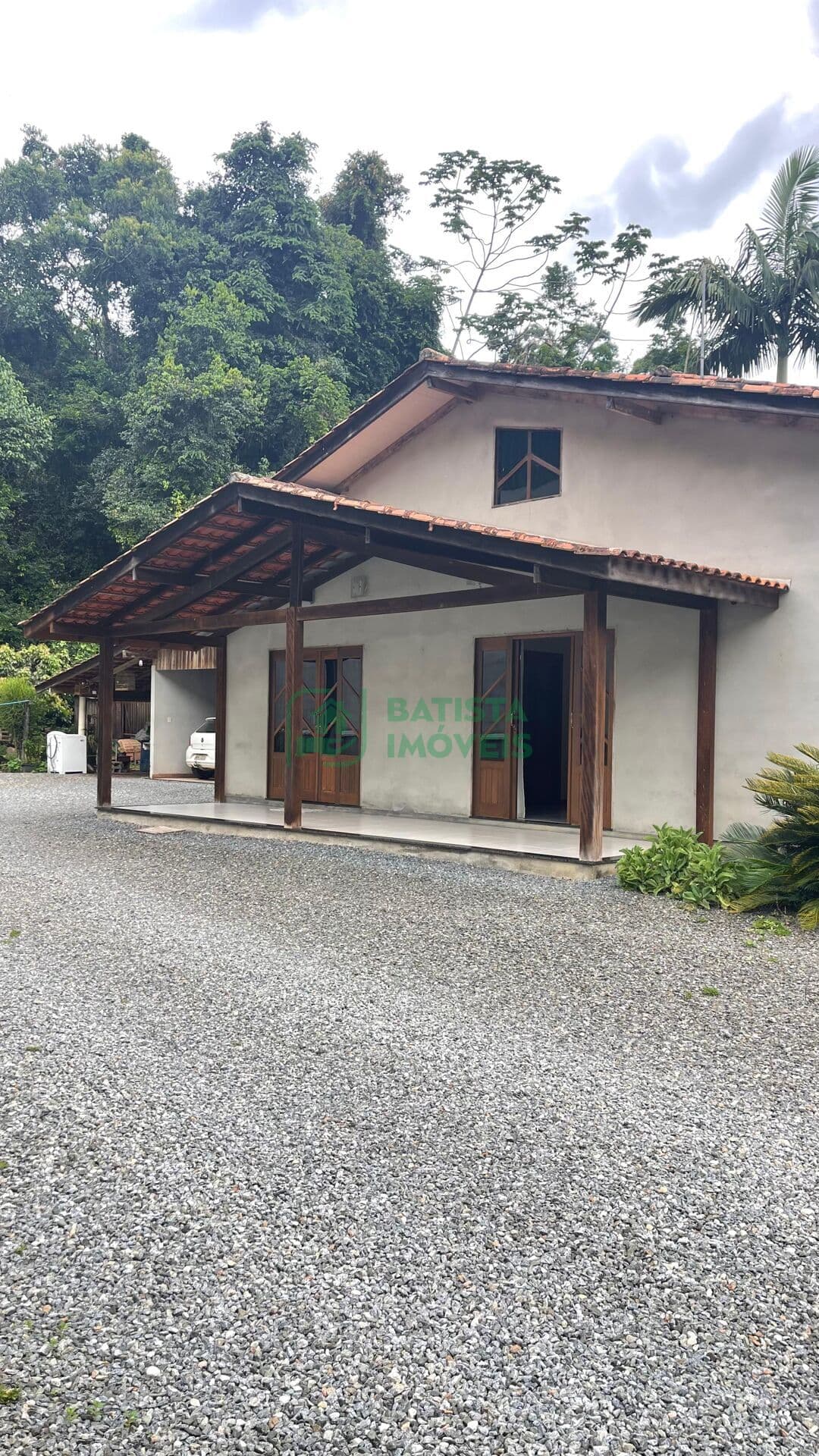 Terreno Amplo com casa