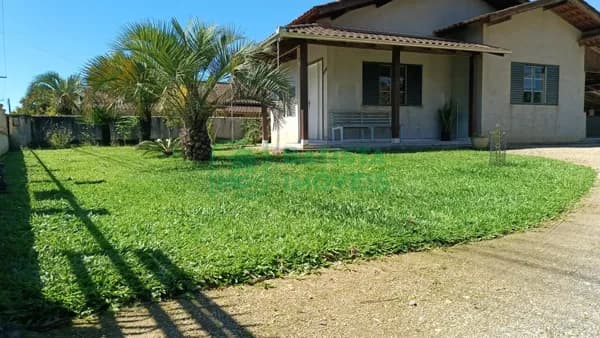 Terreno Amplo com casa