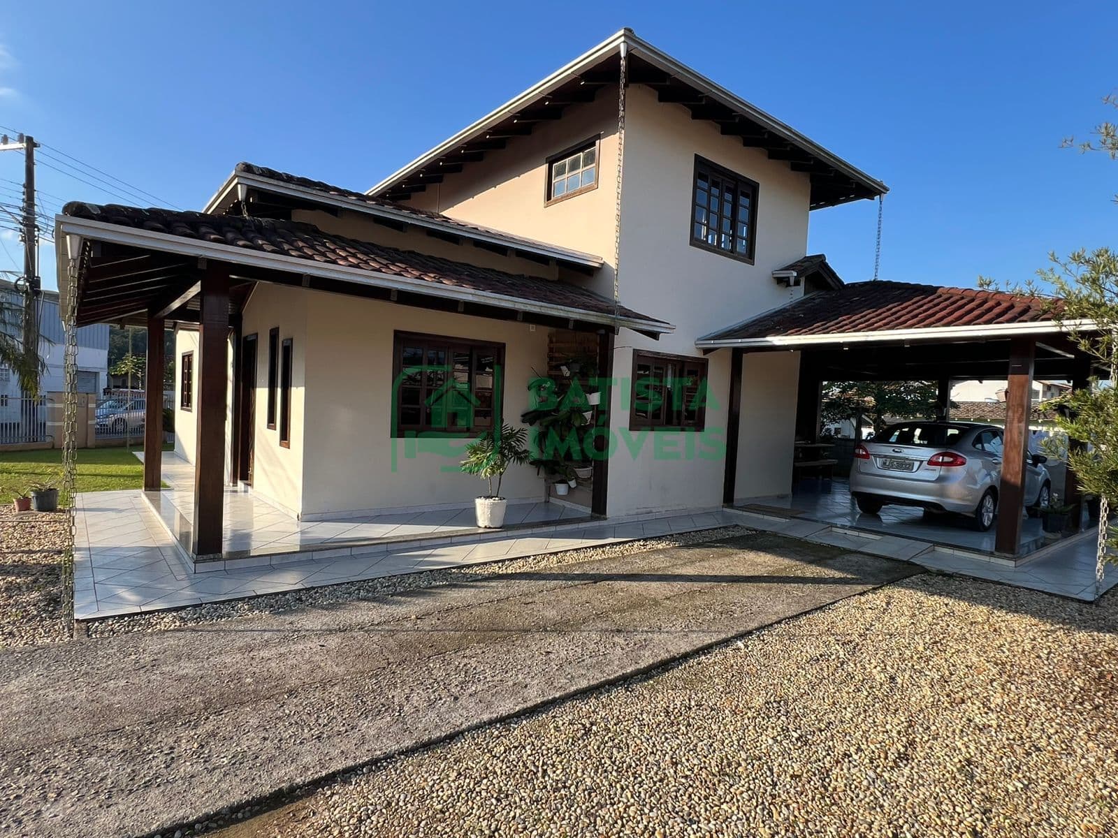 Casa 280m² e área ampla