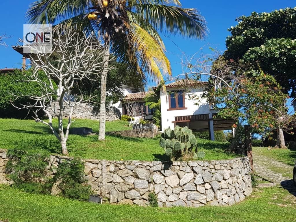 Casa Duplex para Aluguel em Ferradura Armação dos Búzios-RJ
