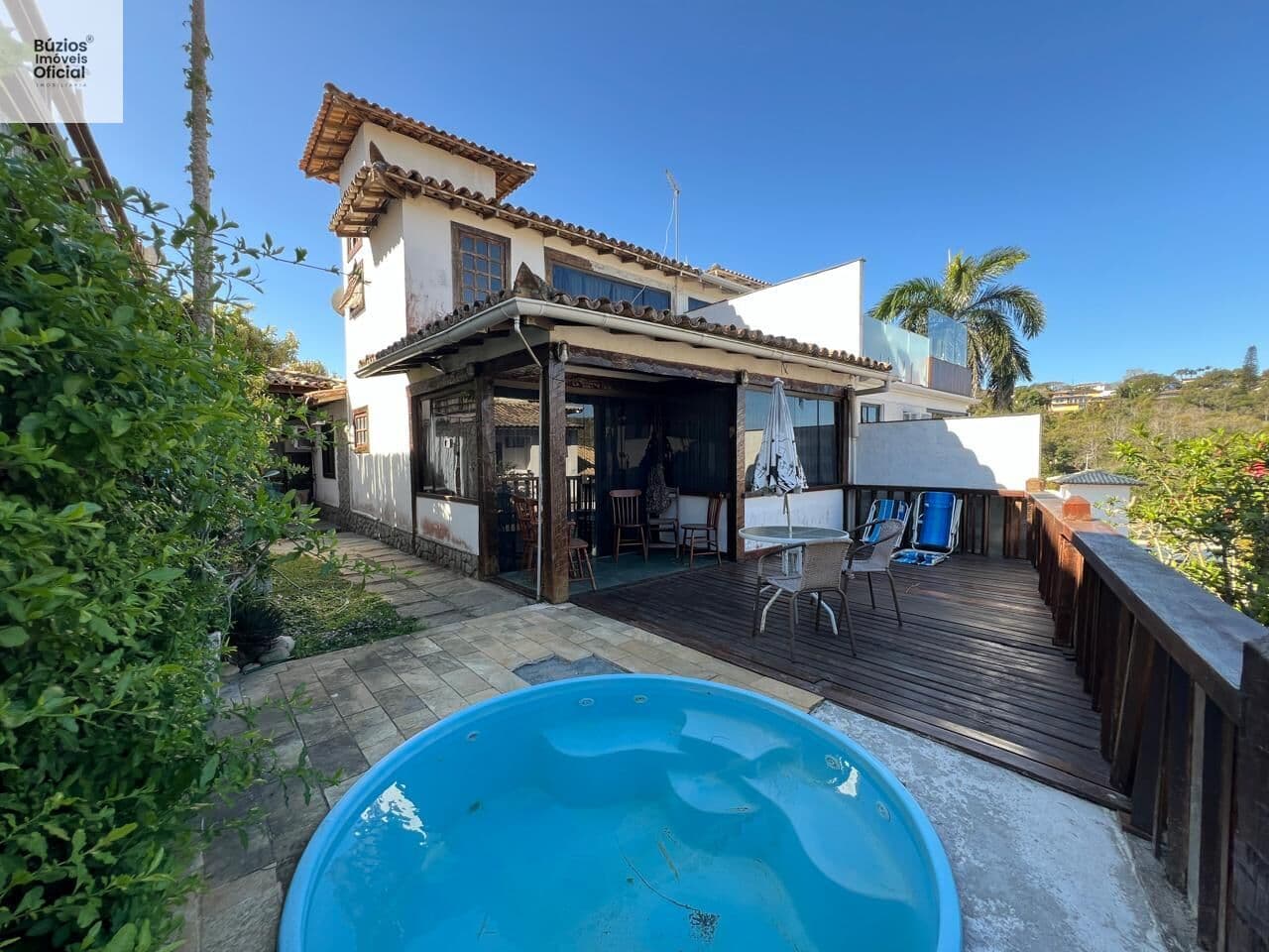 Casa em Condomínio com 3 quartos e piscina privativa