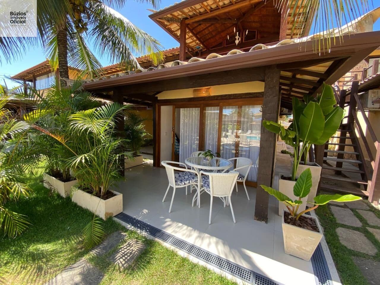 Casa Linear Reformada em condomínio a 300m da praia de Geribá