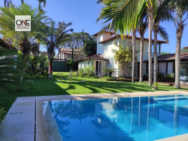 Casa Alto Padrão para Aluguel em Manguinhos Armação dos Búzios-RJ