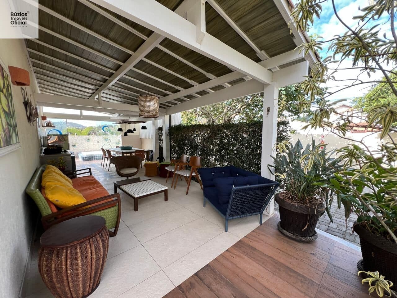 Casa em Condomínio reformada, com 3 quartos a 300 metros da praia de Geribá.