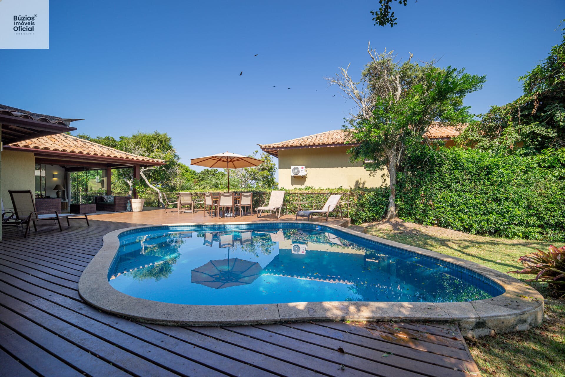 Casa em Condomínio a poucos passos da praia do Forno