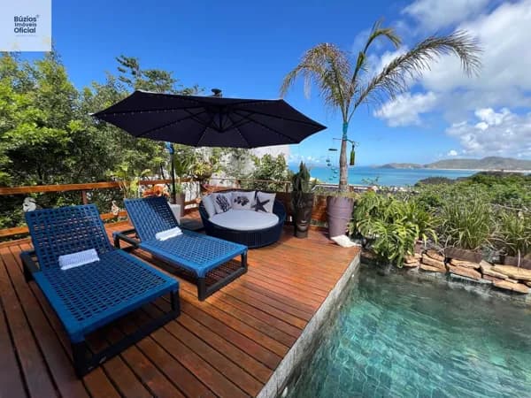 Casa à venda em Búzios com linda vista para o mar