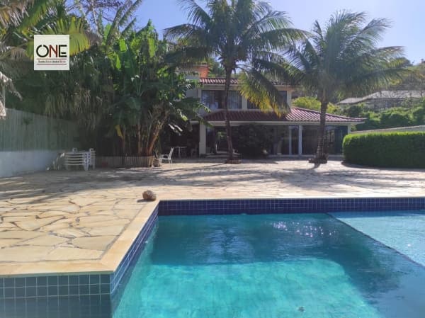 Casa em Condomínio para Aluguel em Ferradura Armação dos Búzios-RJ