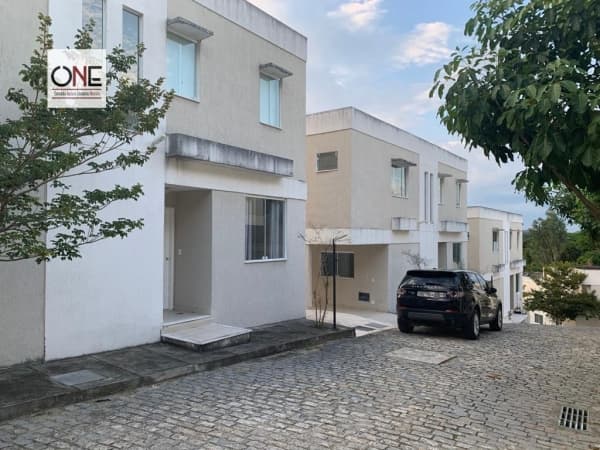 Casa em Condomínio para Venda em Pendotiba Niterói-RJ