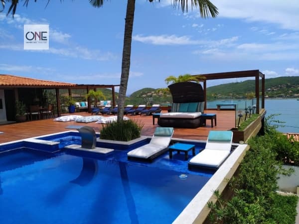 Casa Alto Padrão para Venda em Ferradura Armação dos Búzios-RJ