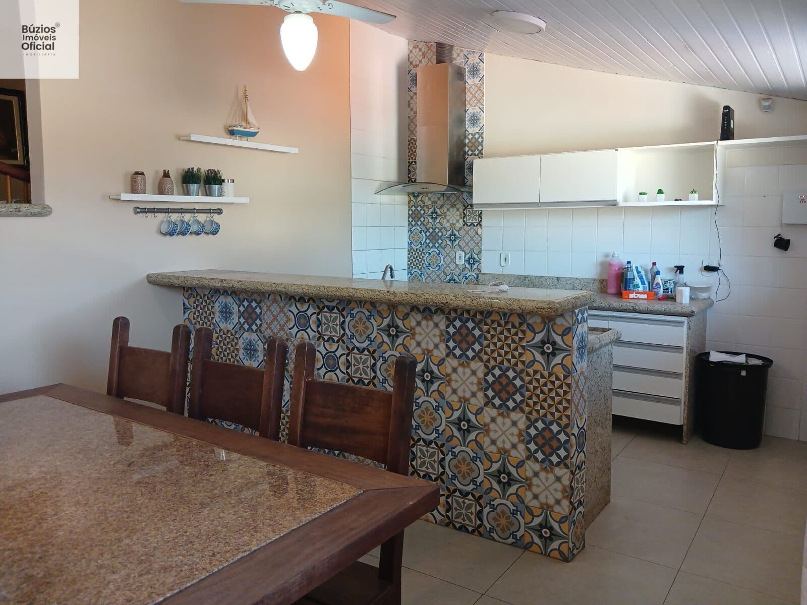 Casa em òtima localização em Manguinhos.