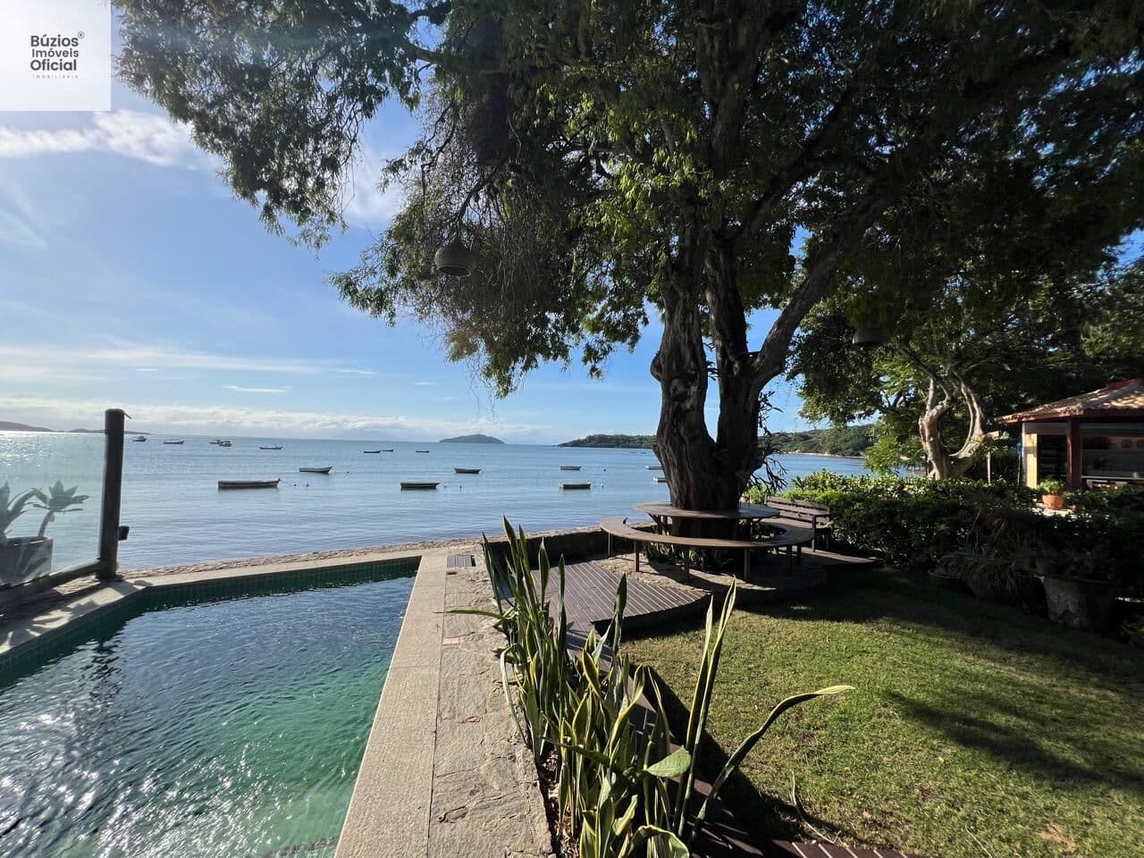 Casa em Condomínio alto padrão frente mar em Manguinhos / Búzios