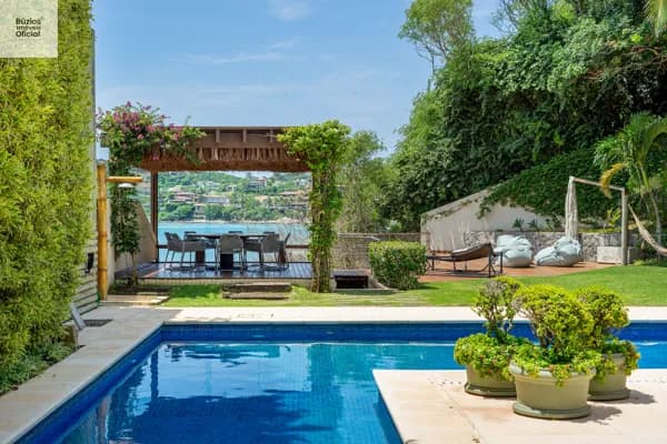 Casa Alto Padrão para Aluguel em Ferradura Armação dos Búzios-RJ