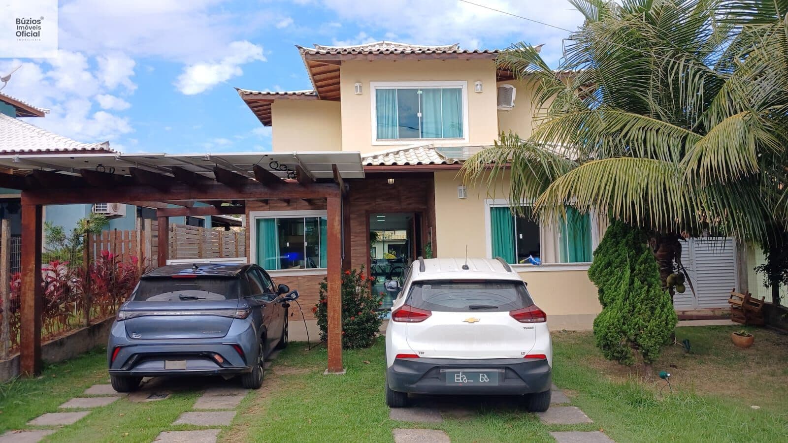 OPORTUNIDADE Casa Reformada com 4 quartos e Área Gourmet em Condomínio