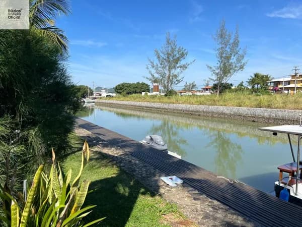 Casa em Condomínio com acesso privativo ao canal da Marina/ Búzios