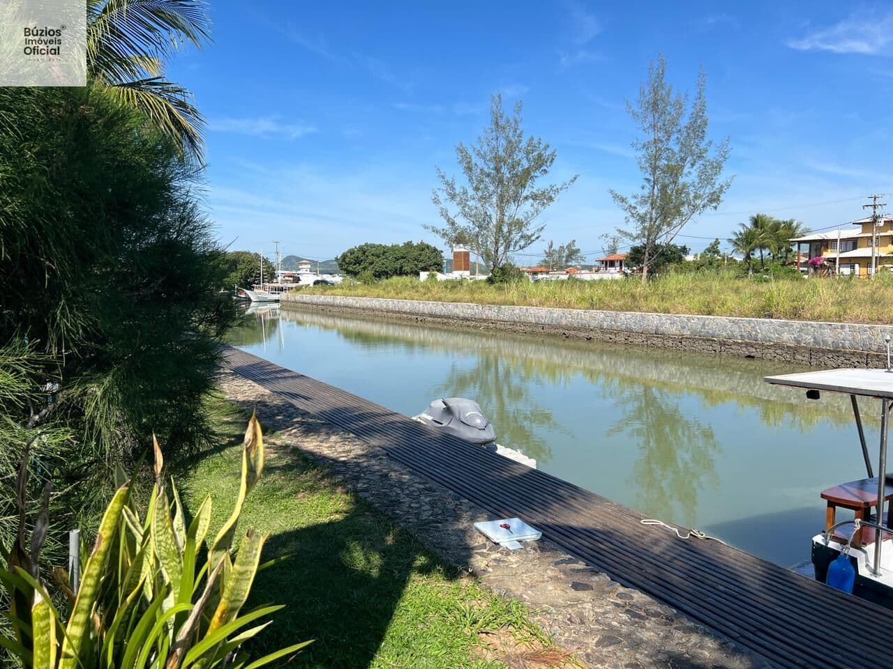 Casa em Condomínio com acesso privativo ao canal da Marina/ Búzios
