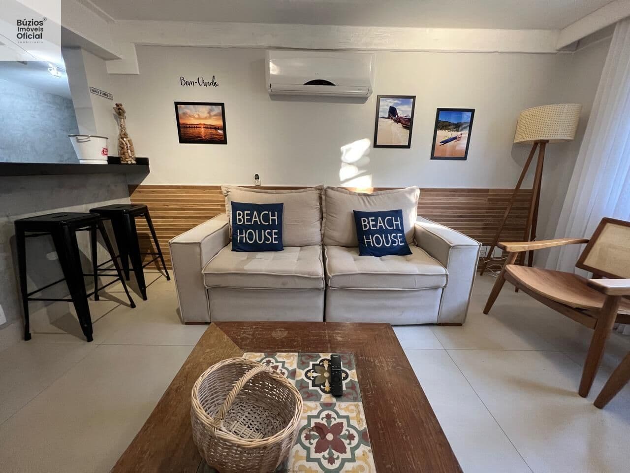 Casa reformada em Condomínio, com 2 suítes, em Geribá.