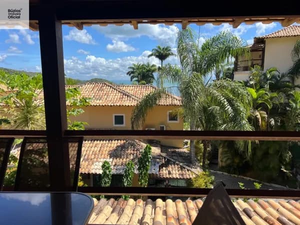 Casa em Condomínio com vista para praia de João Fernandes em Búzios