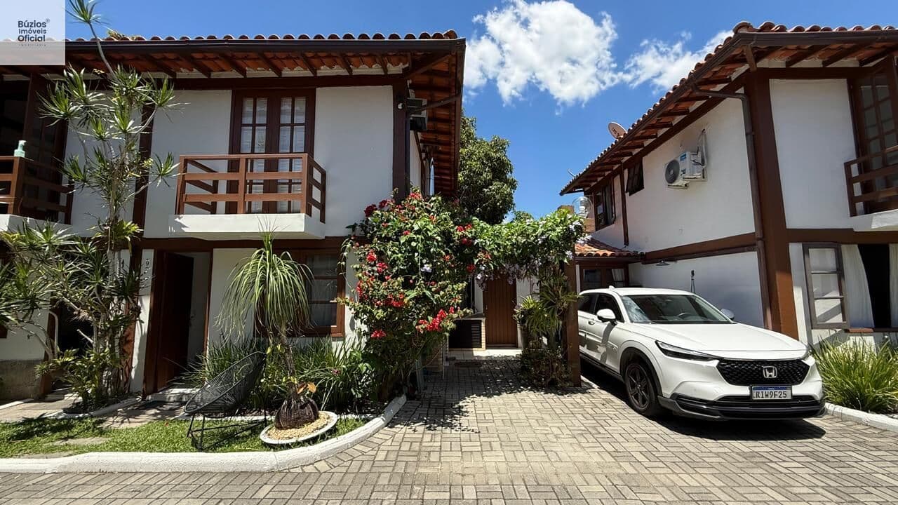 Casa em Condomínio com 2 quartos, reformado.