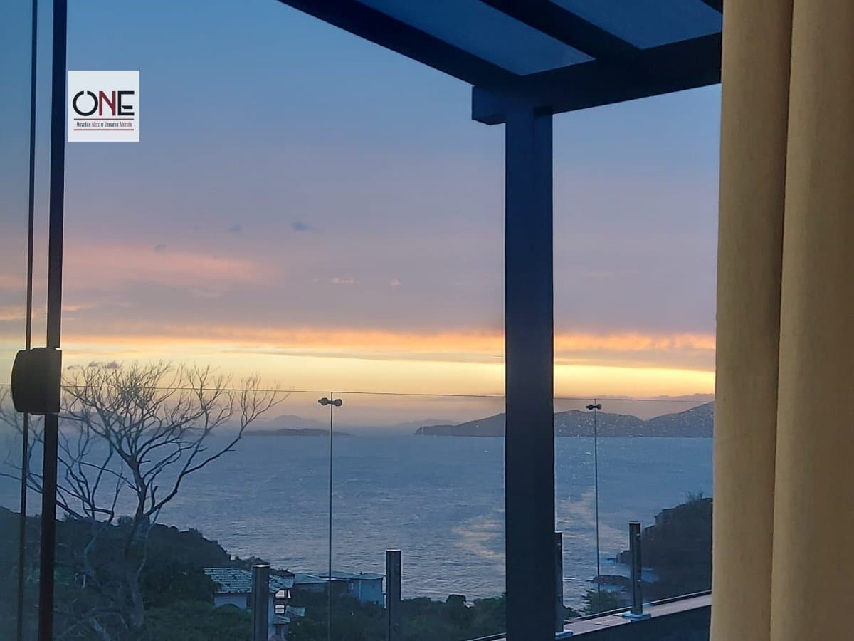 Casa Alto Padrão para Venda e Aluguel em Ferradurinha Armação dos Búzios-RJ