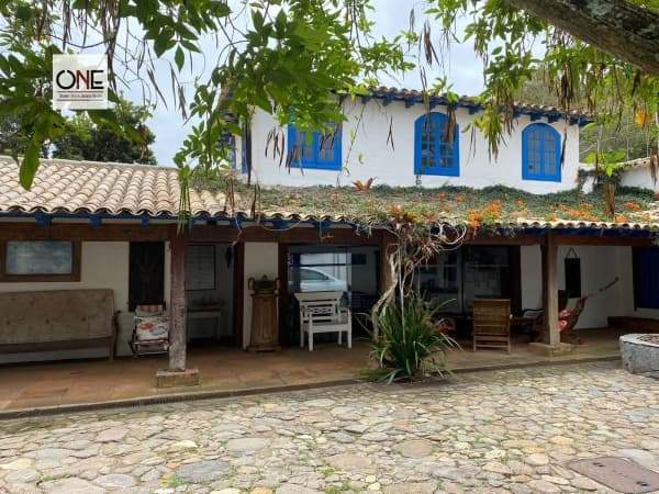 Casa Padrão para Venda e Aluguel em Ossos Armação dos Búzios-RJ