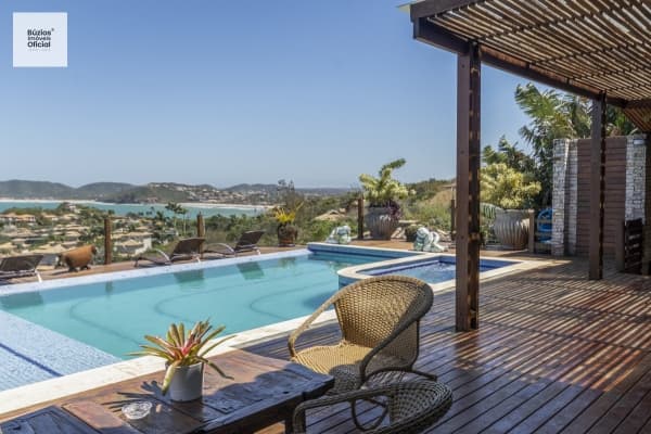 Casa Alto Padrão para Venda e Aluguel em Ferradurinha Armação dos Búzios-RJ