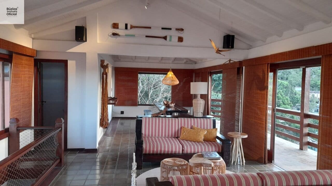 Casa em Condomínio, 3 quartos e linda vista para o mar.