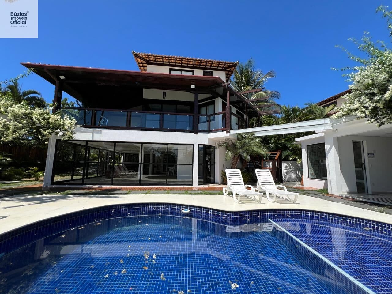 Casa alto padrão em Condomínio, com lazer completo em Geribá.