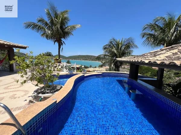 Casa Alto Padrão com uma das melhores vista para Praia da Ferradura!
