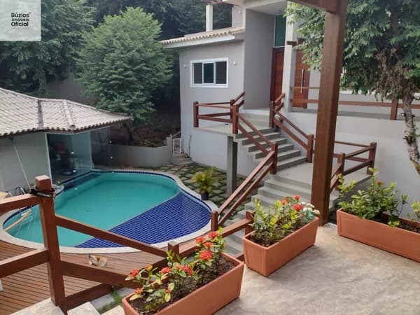 Casa Alto Padrão vista mar, segunda quadra da praia Brava em Búzios