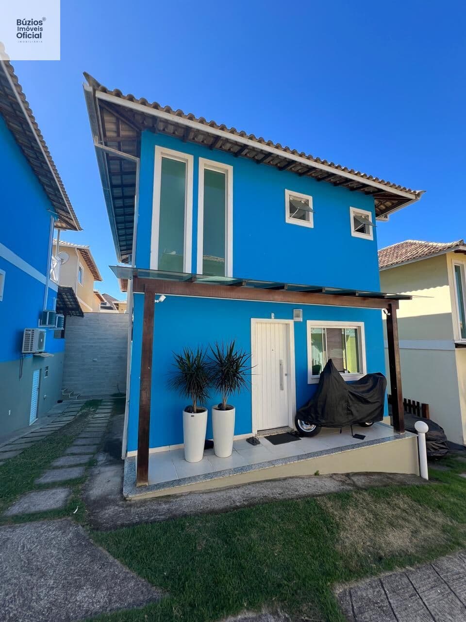 Casa Duplex 3 quartos em Condomínio próximo à praia