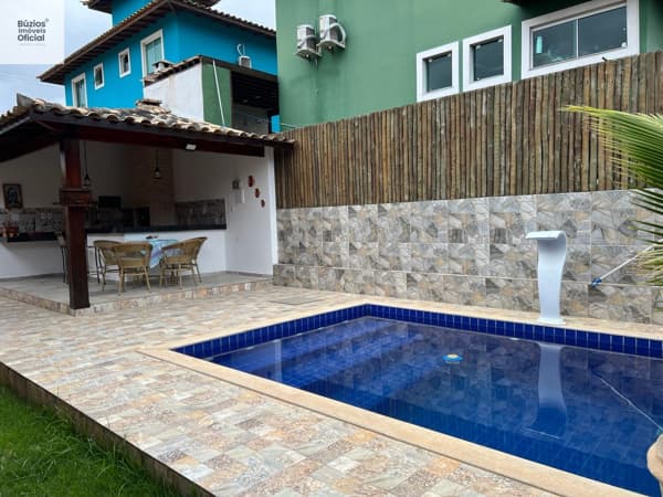 Casa em Condomínio com piscina privativa e área gourmet