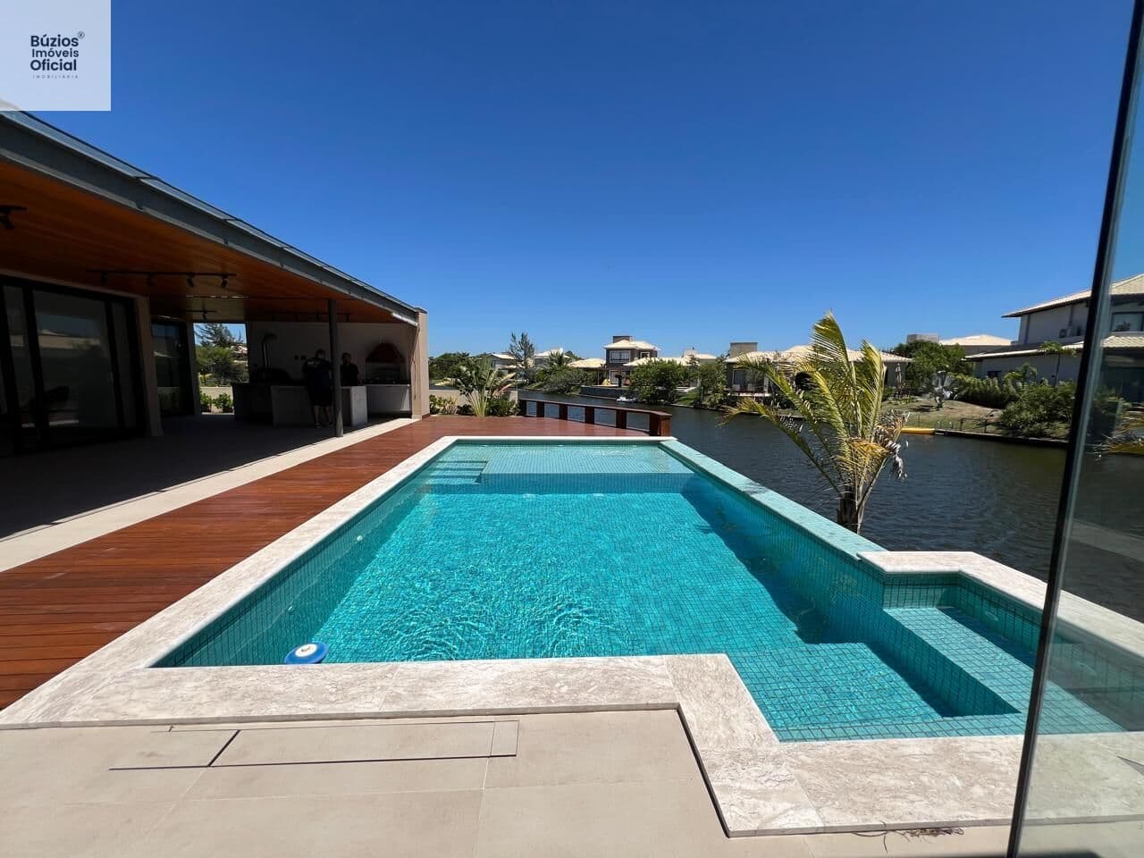 Casa em Condomínio frente lago, no condomínio Jardim do Lago/ Búzios