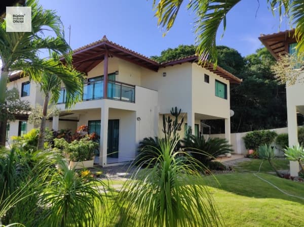 Casa em Condomínio próximo à praia e comércio, em Manguinhos.