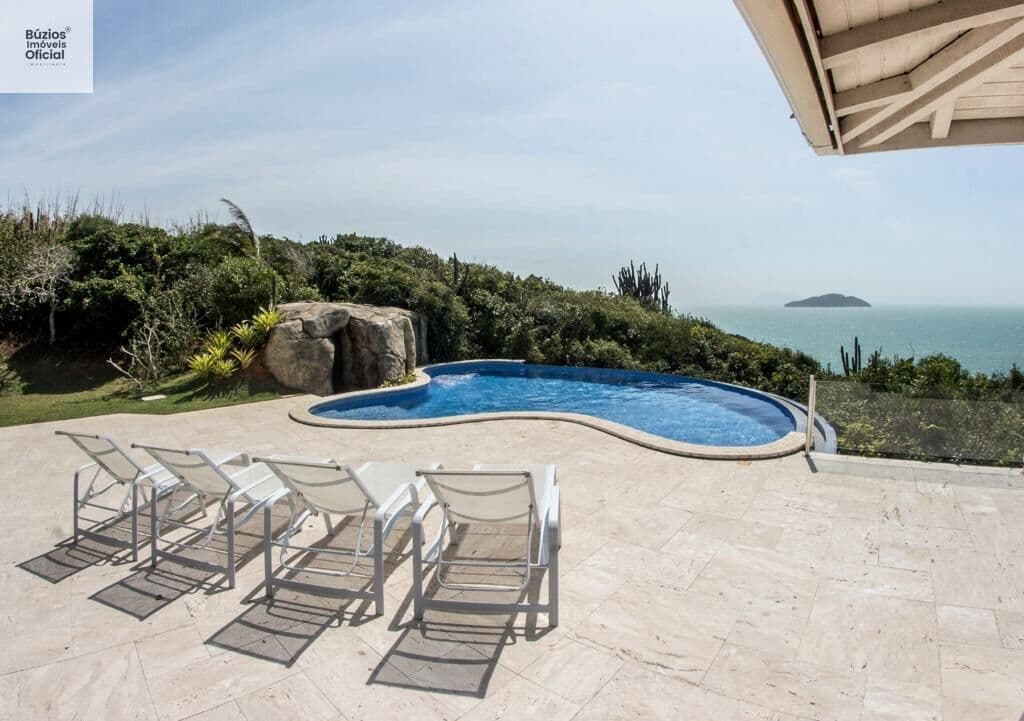 Casa Alto Padrão com vista incrível para o mar em Búzios.