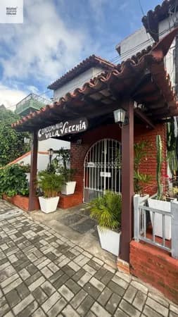 Casa em Condomínio.