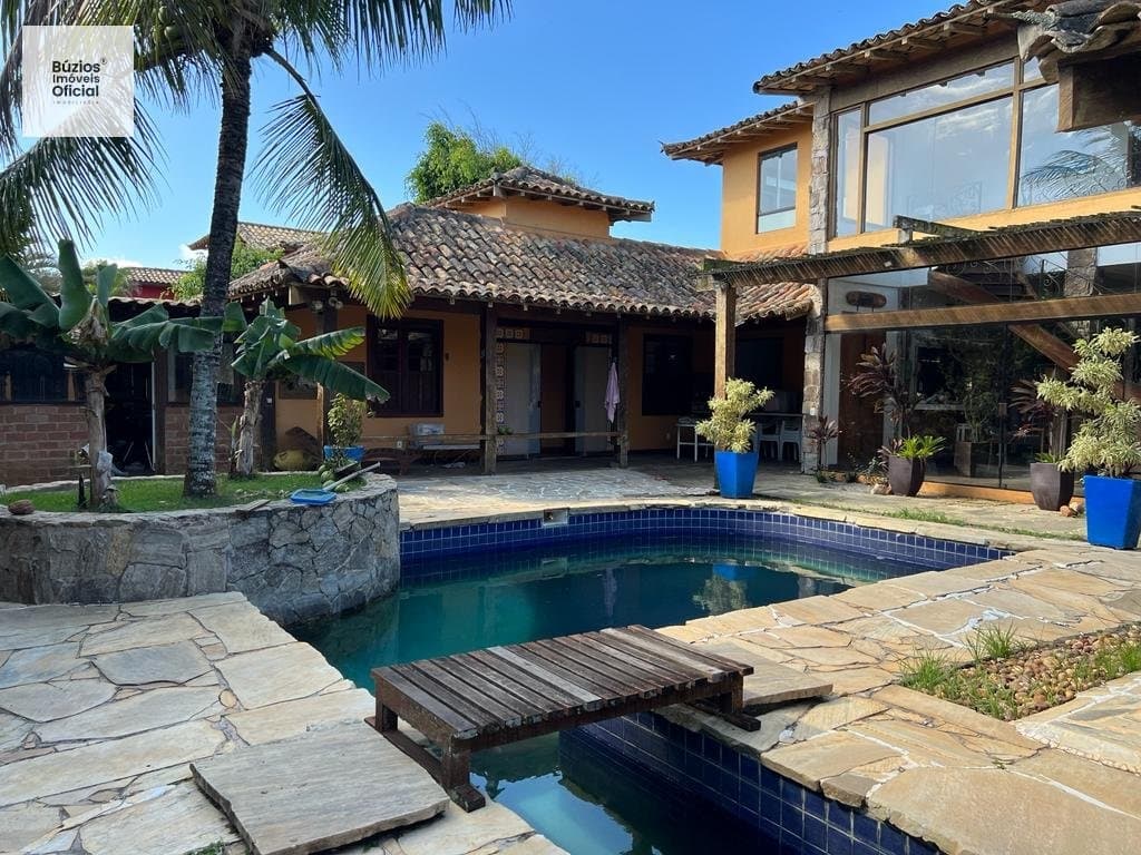 Casa em Condomínio para Venda e Aluguel em Manguinhos Armação dos Búzios-RJ