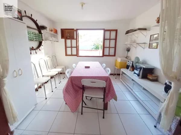 Casa linear em Condomínio, com 4 quartos