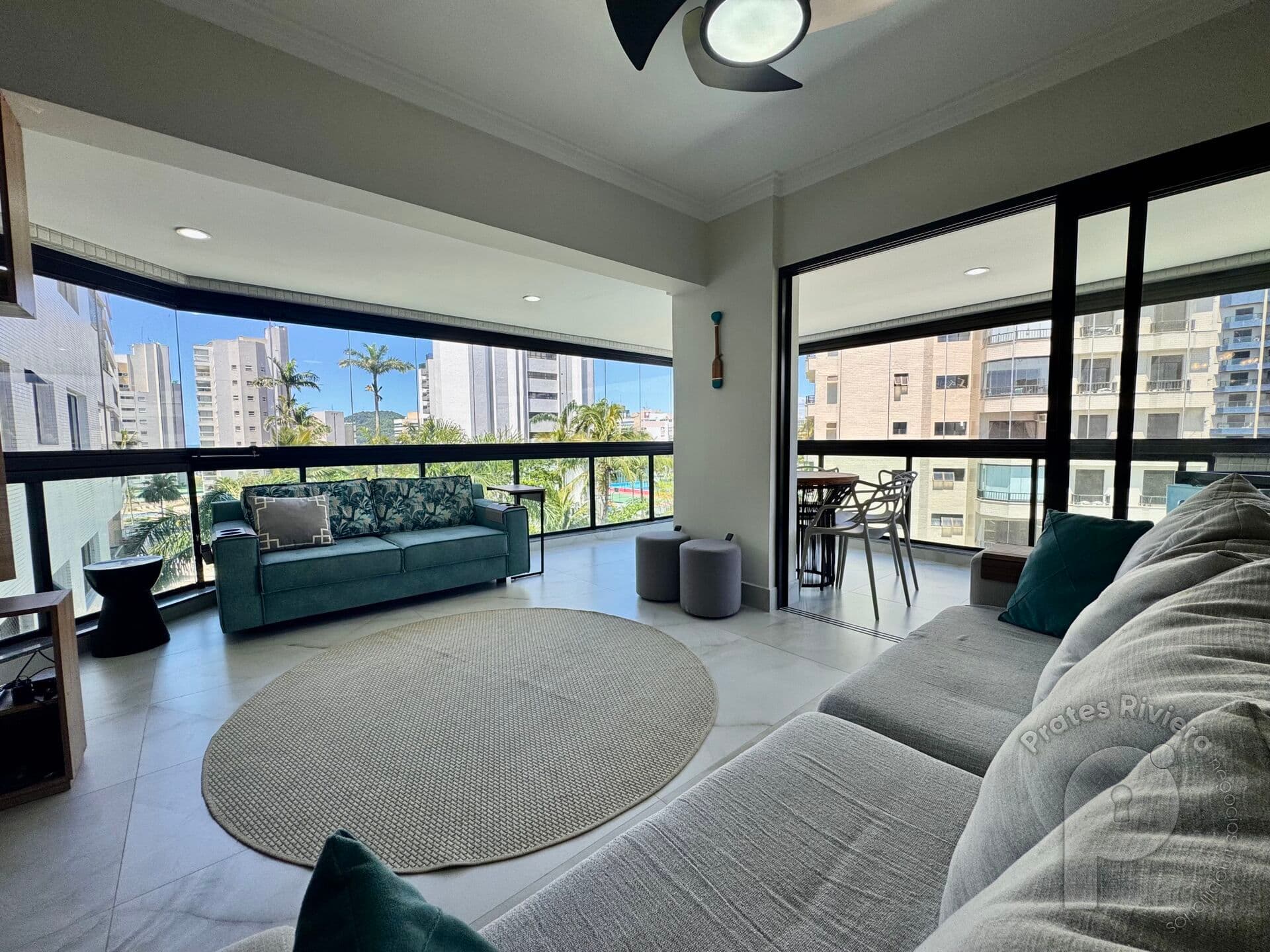 Apartamento de Luxo à Venda na Riviera de São Lourenço