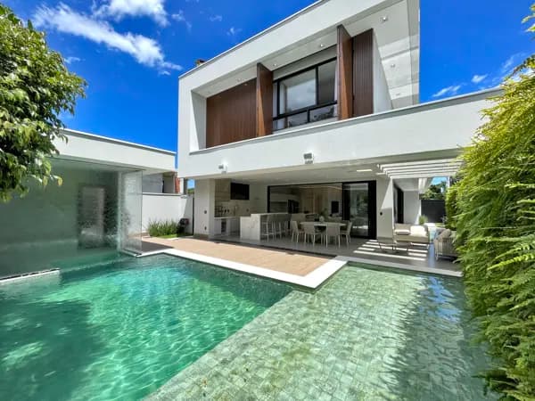 Casa nova a venda na praia da Riviera