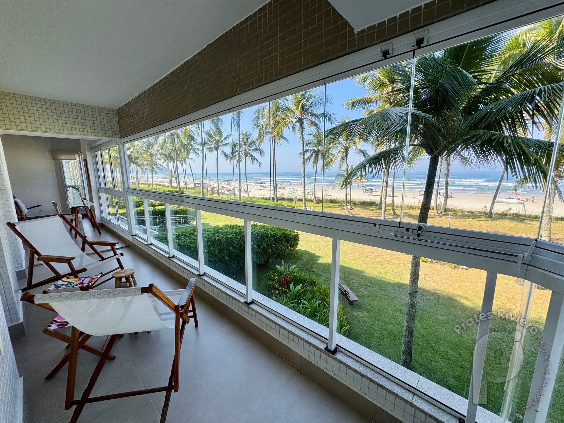 Apartamento Frente ao Mar à Venda na Riviera de São Lourenço | Pé na Areia | 3 Dormitórios | 147m²
