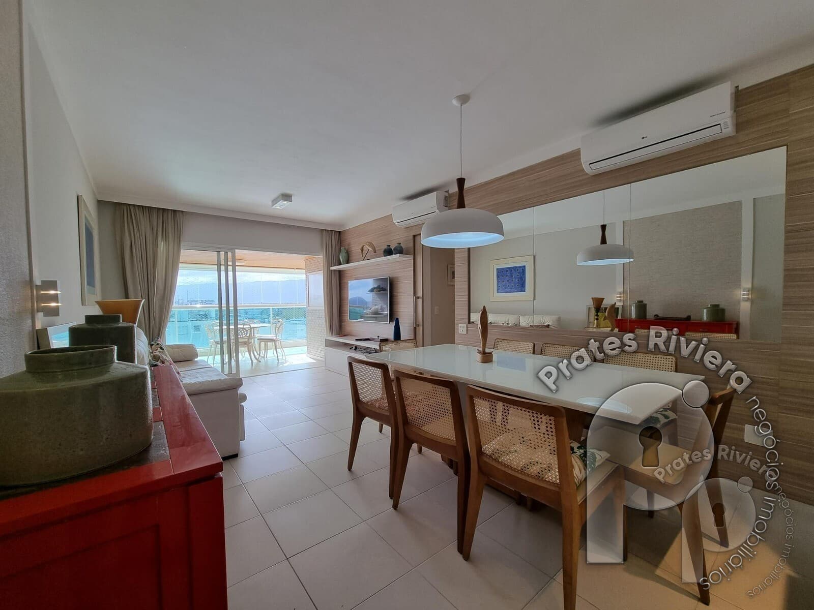 Apartamento à Venda na Riviera de São Lourenço com Vista para o Mar