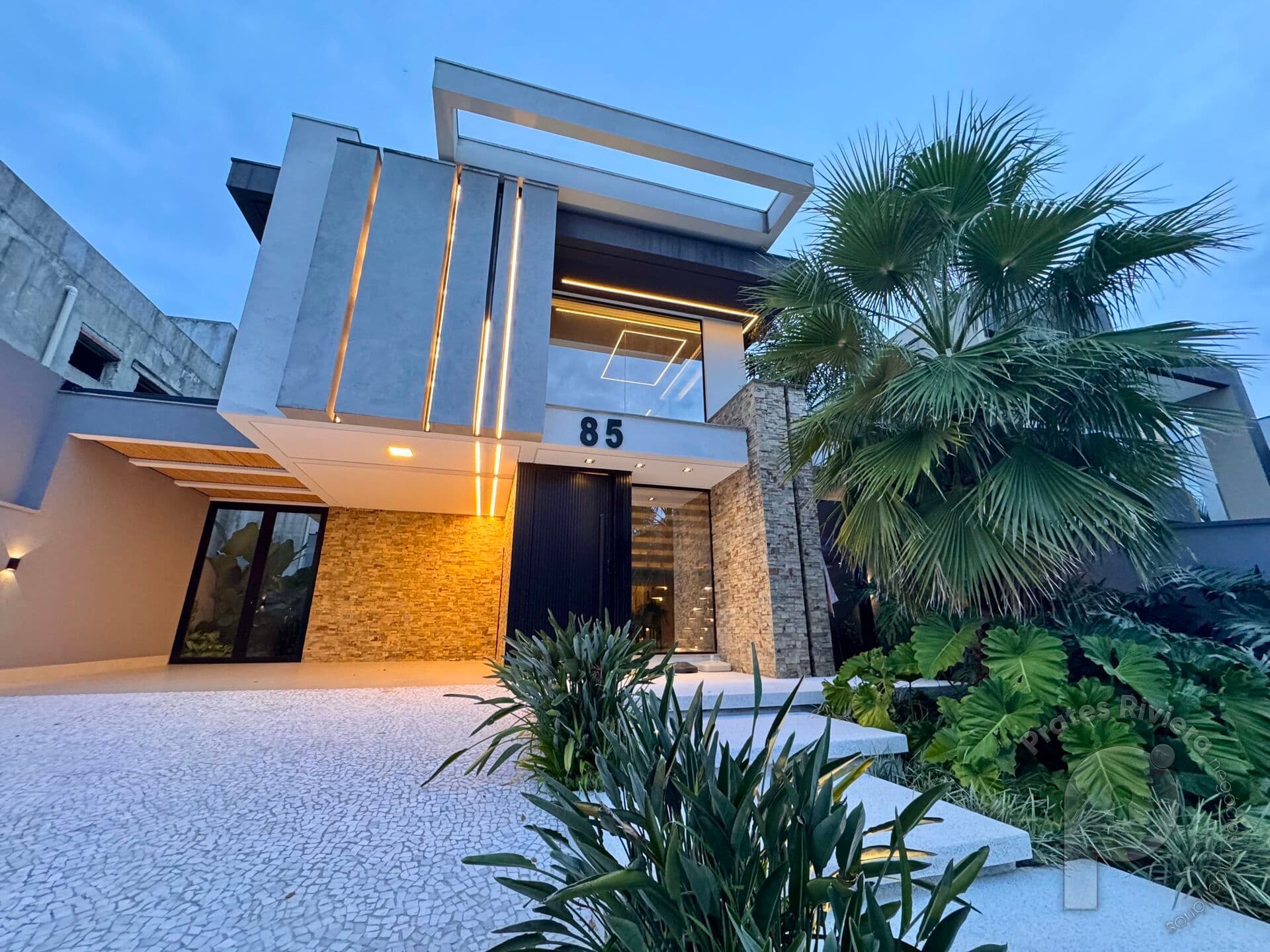 Casa à Venda na Riviera de São Lourenço | 6 Suítes | Módulo 16 | Mobiliada