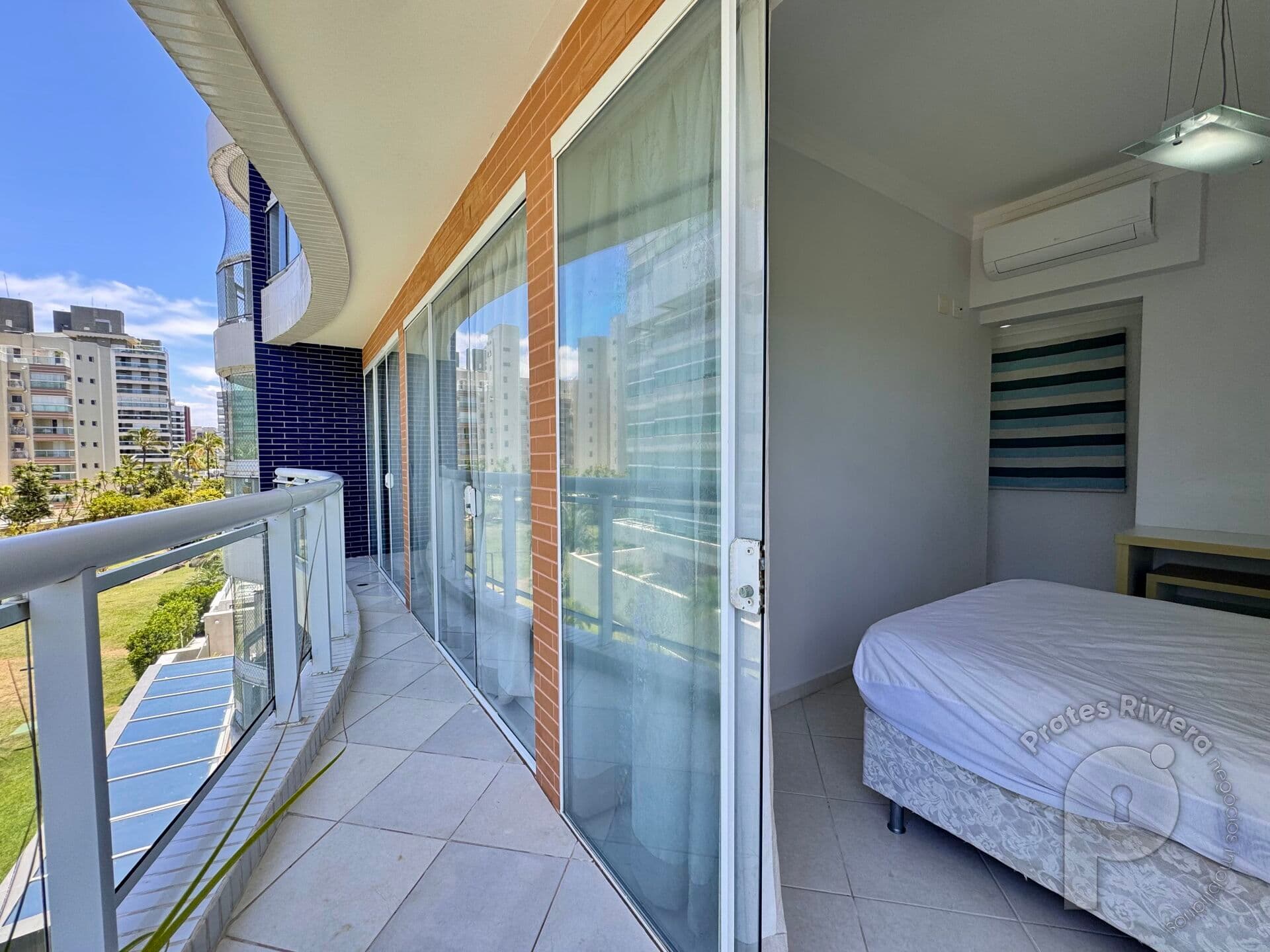 Apartamento pé na areia a venda em Riviera