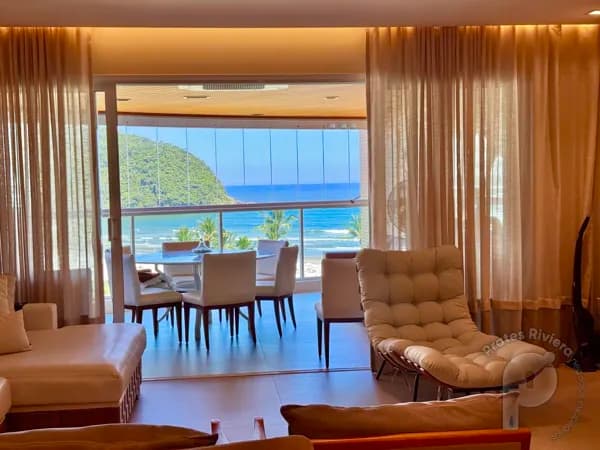Apartamento Pé na areia a venda em Riviera de São lourenço.