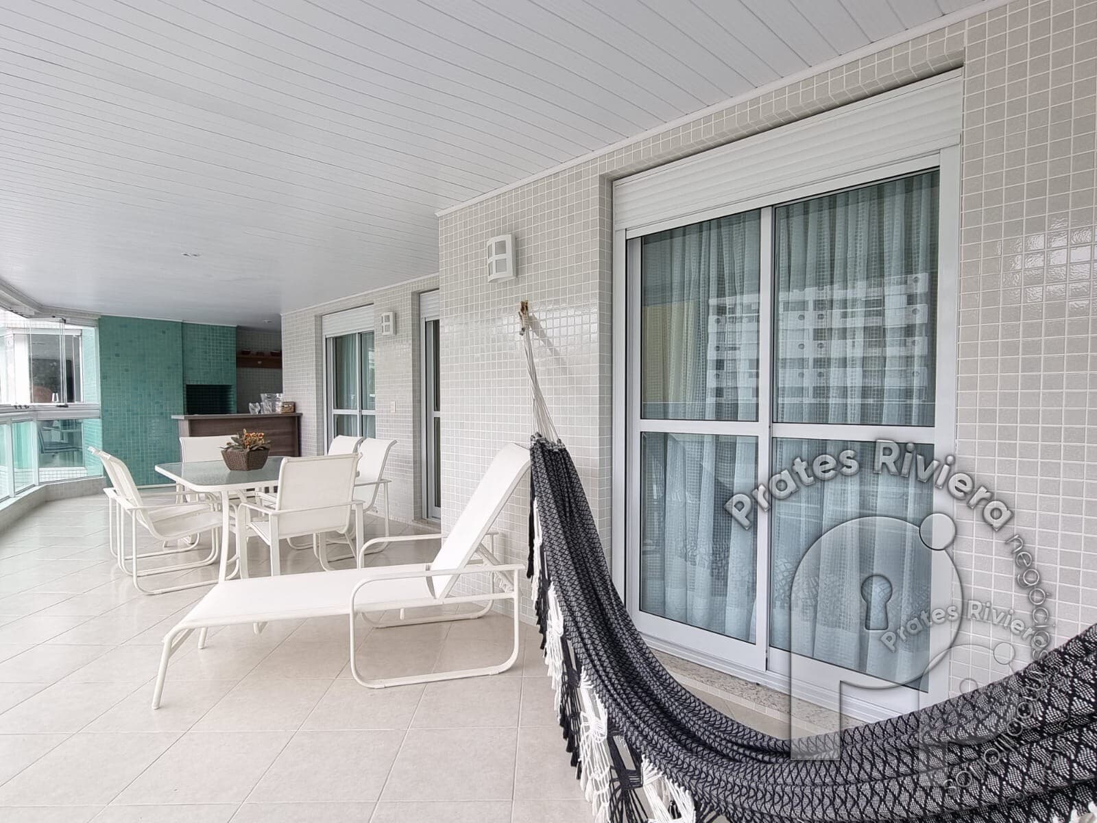 Apartamento mobiliado para aluguel na Riviera de São Lourenço -