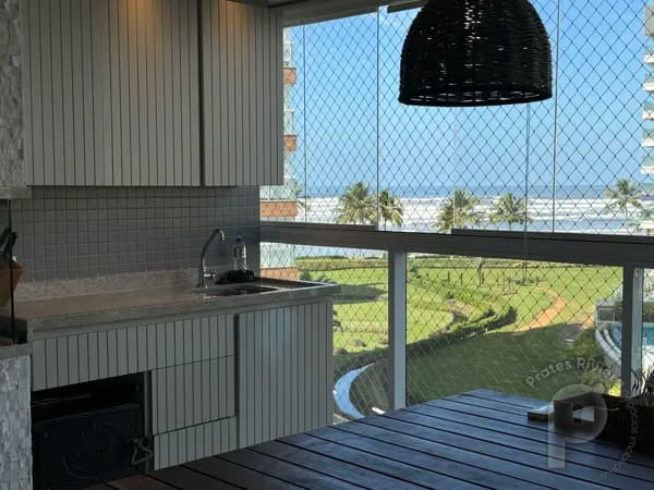 Apartamento na quadra da praia à venda Riviera